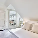 Holiday home Reetdach-villa Mit Blick In - 160m² Entspannung Pur