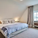 Holiday home Reetdach-villa Mit Blick In - 160m² Entspannung Pur