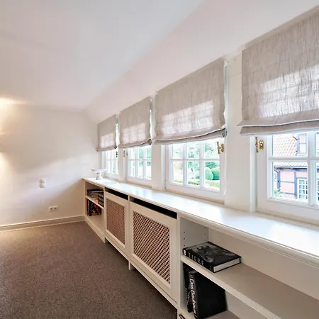 Reetdach-villa Mit Blick In - 160m² Entspannung Pur * Jersbek