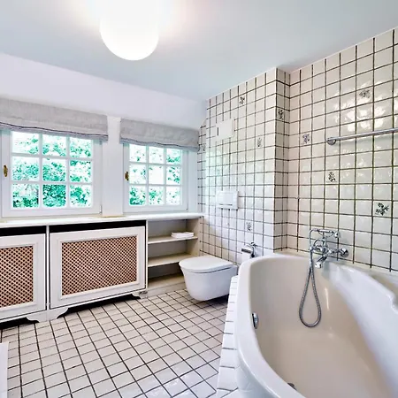 Reetdach-villa Mit Blick In - 160m² Entspannung Pur