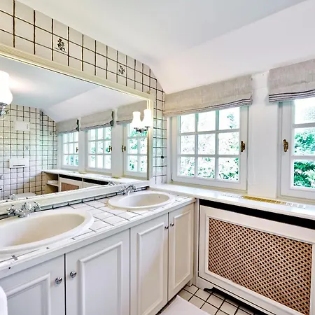 Reetdach-villa Mit Blick In - 160m² Entspannung Pur *