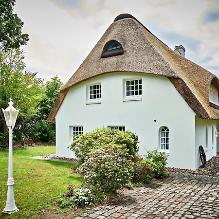Reetdach-villa Mit Blick In - 160m² Entspannung Pur Jersbek