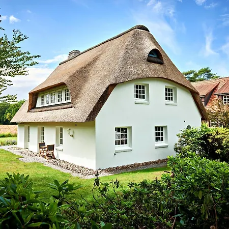 Reetdach-villa Mit Blick In - 160m² Entspannung Pur * Jersbek